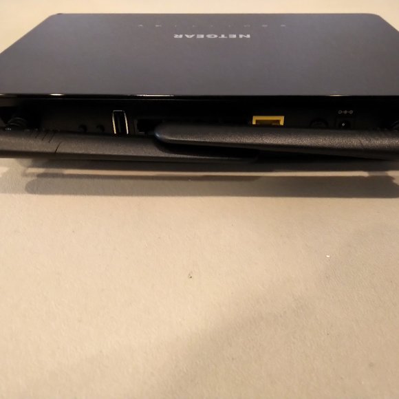 Netgear Wireless Desktop Access Point WAC104 - WiFi 5 Dual-Band AC1200 - Black - Picture 7 of 9